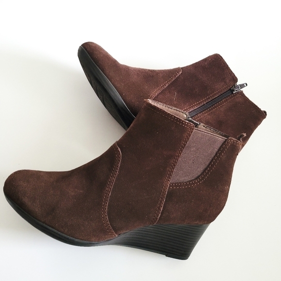 Clarks brown wedged booties - Picture 9 of 14
